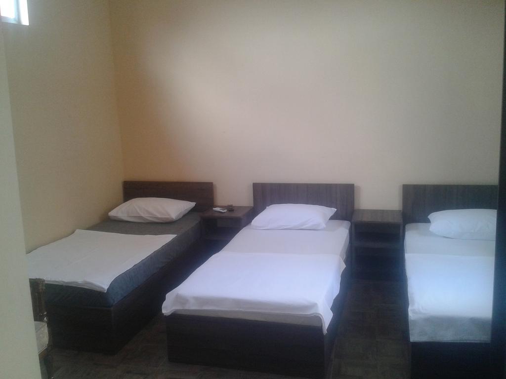 Maxim Mini Hotel Batumi Cameră foto